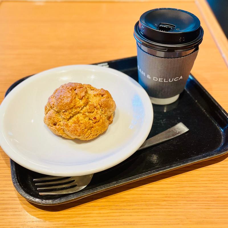 ミルクスコーン(DEAN & DELUCA カフェ 渋谷ストリーム)