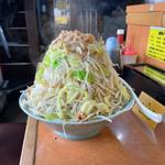 中ラーメン(立川マシマシ　ロイヤルスープ )