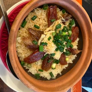 腸詰め干し肉貝柱釜飯