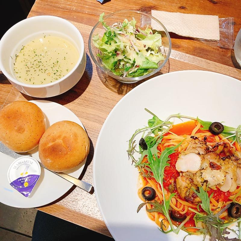 今月のランチセット（ハーブチキンとフレッシュトマトのポモドーロ）(創作イタリアン Cerchio〜ITARIANO&BAR〜)