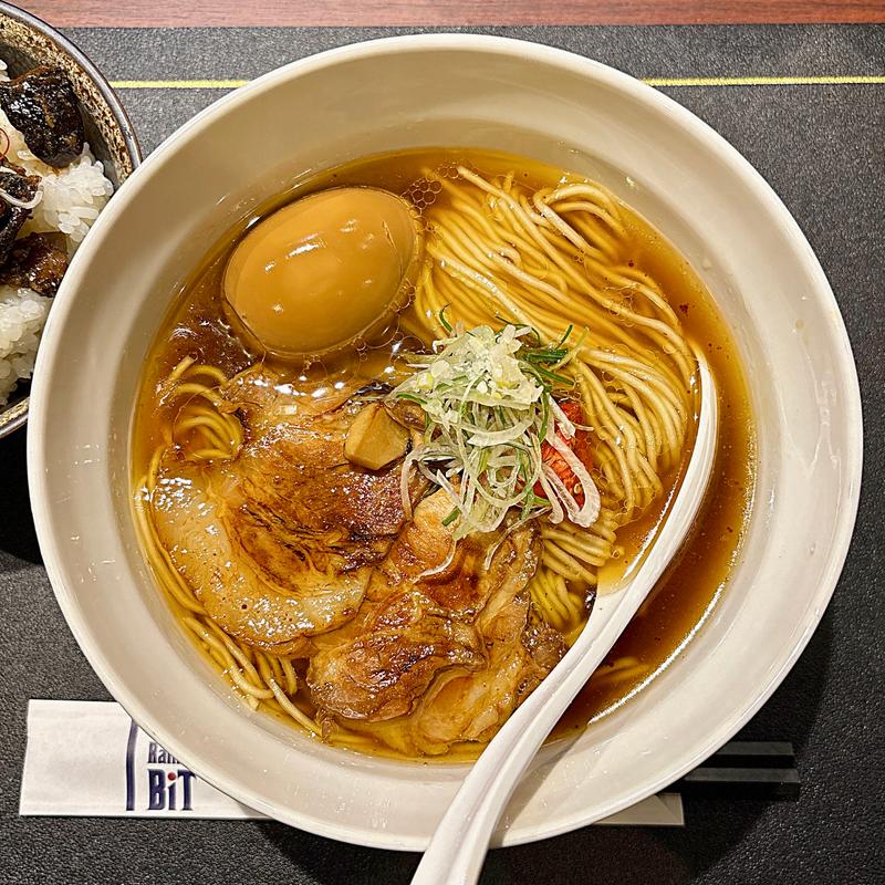 醤油らーめん / 味玉入(Craft Ramen BiT)