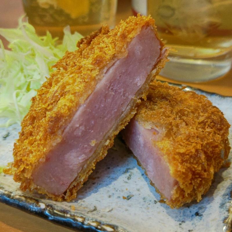厚切りハムカツ(大衆酒場 五の五 ぴおシティ桜木町店)