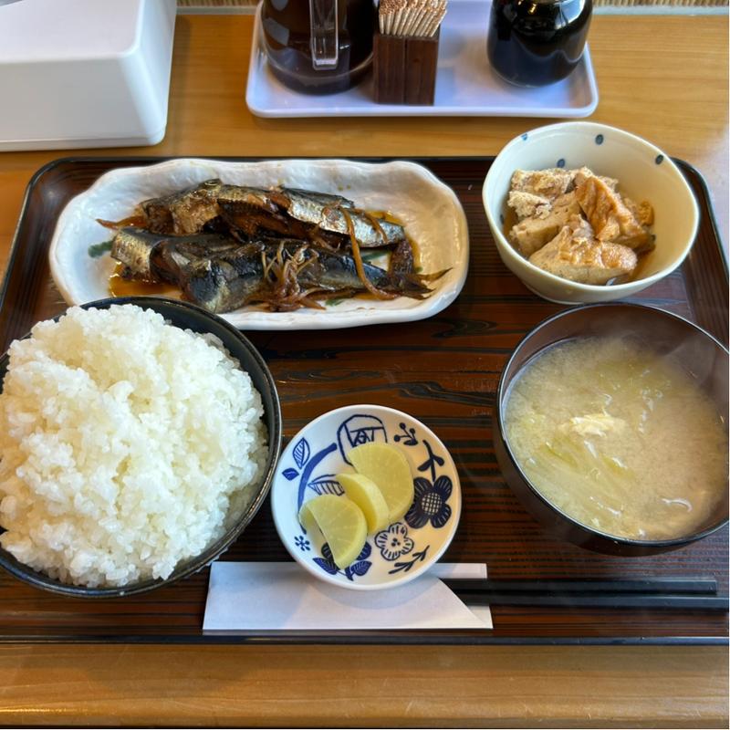 イワシ骨までやわらか煮定食(定食くぅべ)