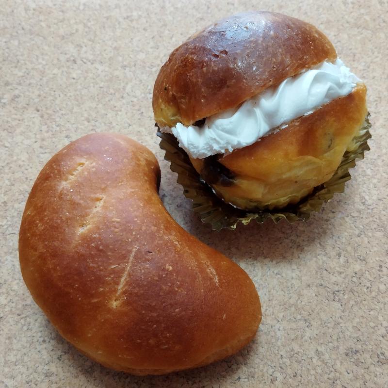 じゅわ塩バターロール、ババ(ラ・タヴォラ・ディ・オーヴェルニュ)