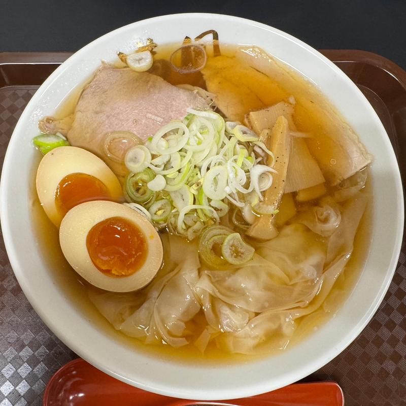 醤油ワンタンメン　煮玉子入り(ワンタンメンの満月 酒田本店)