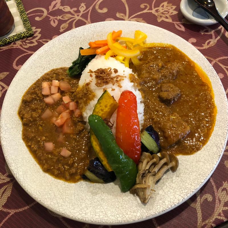 あいがけスパイスカレー(八まめ)