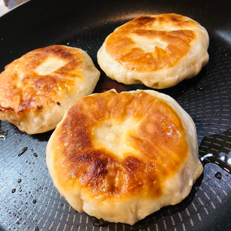 酥皮牛肉餡餅　(鹿児島中華物産（中華・アジア食材専門店）)