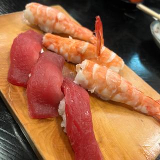 鮪の握り 海老の握り(千成寿司 玉姓町支店 )