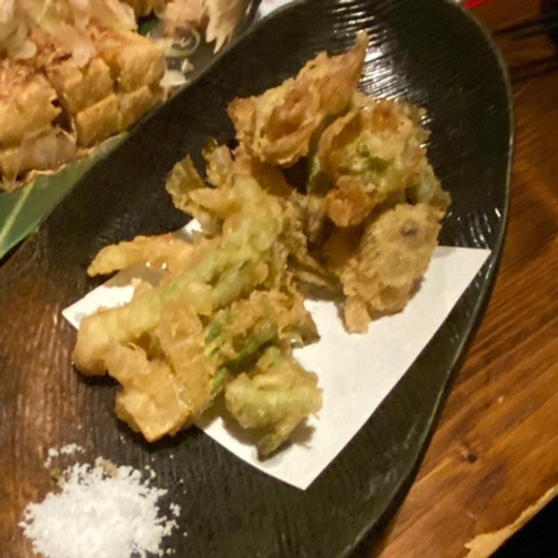 タラノメとふきのとう天ぷら(味処●酒処 とらや)