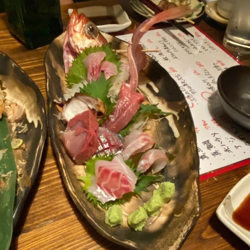 刺身盛り合わせ（中）(味処●酒処 とらや)