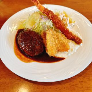 Aランチ(ハンバーグ、海老フライ、白身魚フライ)