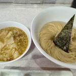 昆布水塩ワンタンつけ麺(ラーメン星印 )