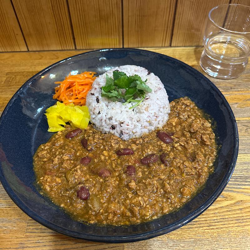 ラジマ豆とふきみそ入りキーマ(あきなのカレー)