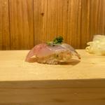 あじ(鮨屋とんぼ 栄店)