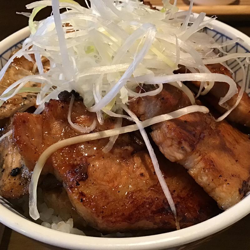 ハーフ&ハーフ丼(元祖豚丼屋 TONTON 八乙女店)