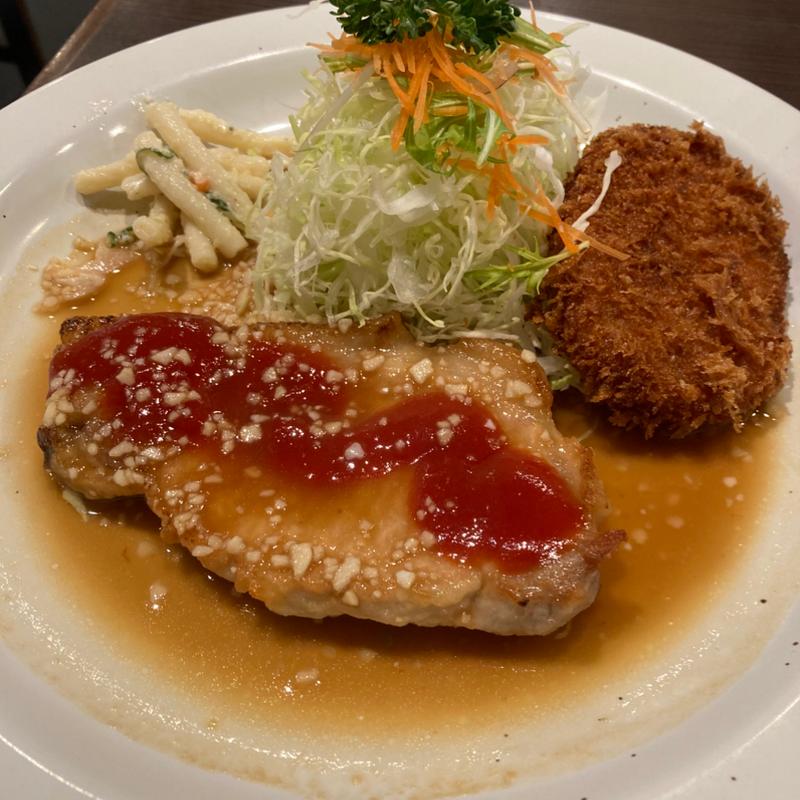 Bポークソテーガーリック風味とコロッケ(洋食亭おおはし)