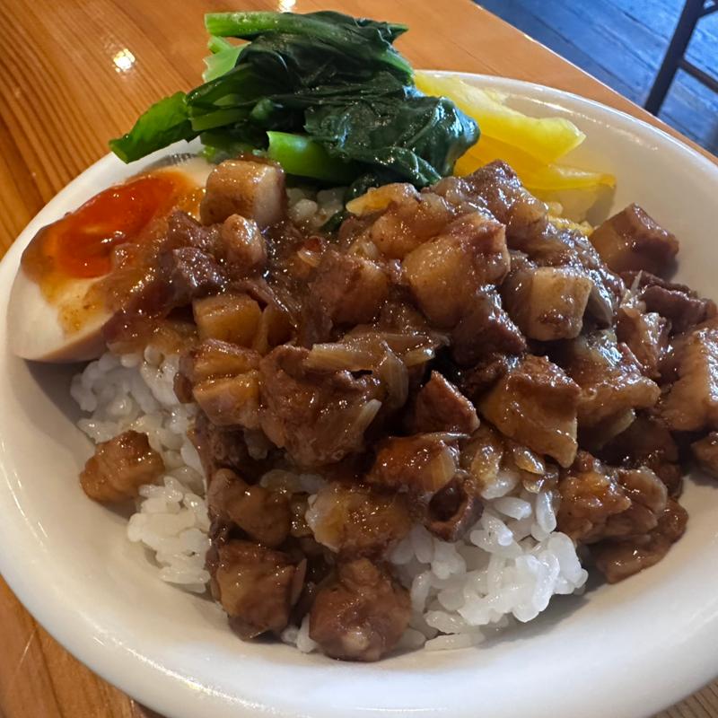 ルーロー飯(龍一吟)