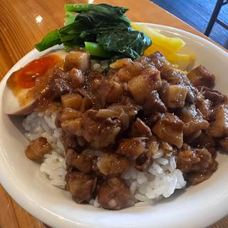 ルーロー飯(龍一吟)