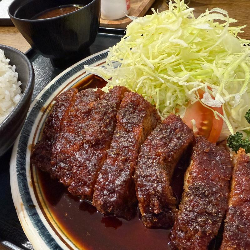 厚切り味噌かつ定食(みそかつ三和)
