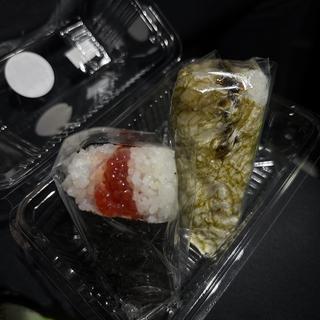 おにぎり（筋子・おぼろ昆布）(いちば屋)