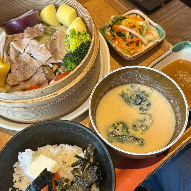 ひょうご雪姫ポークのせいろ（明太バター飯）(カフェサンタマリア 和み)