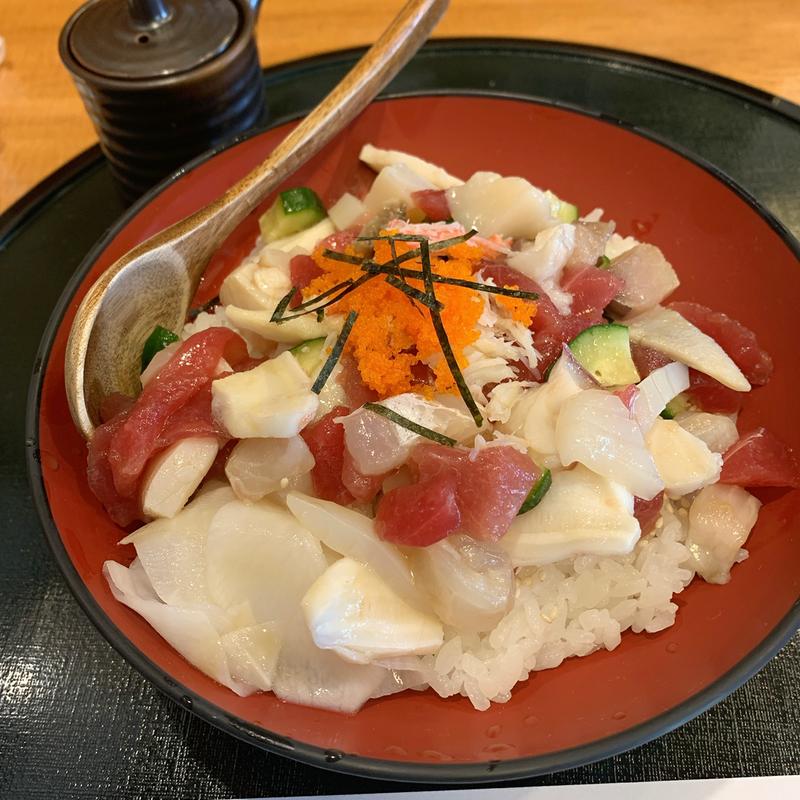 おまかせ丼(寿司処六ちゃん)