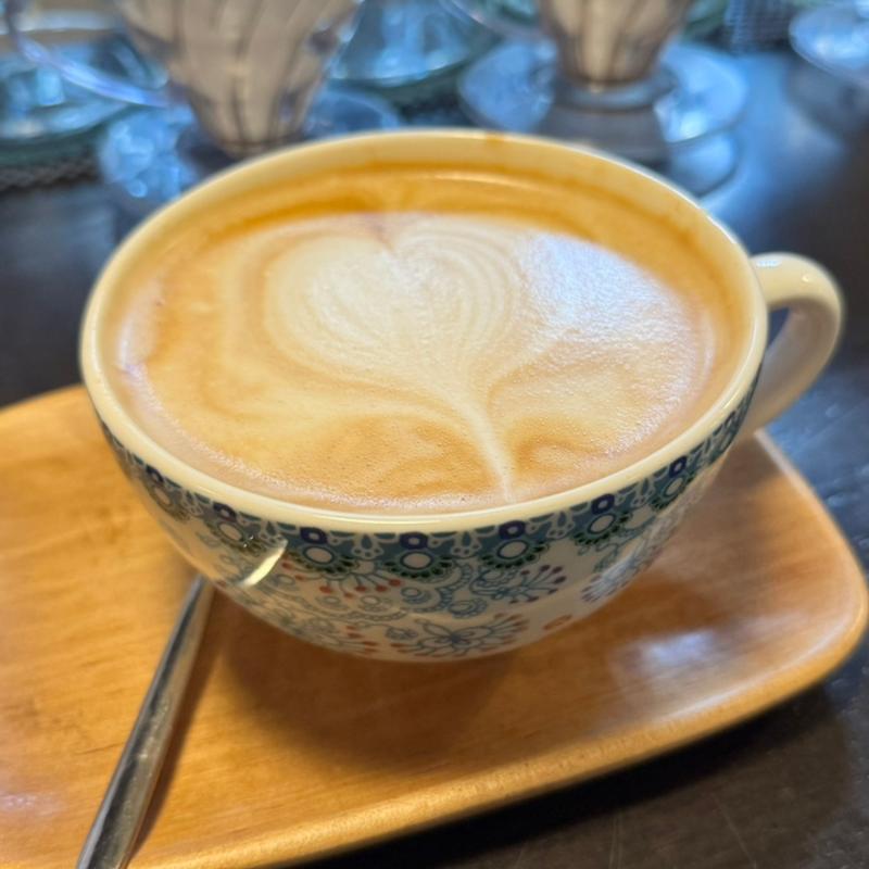 オーツミルクラテ(カンダコーヒー)