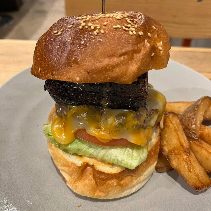 カンキバーガー(9 Hamburger & Dining Bar)