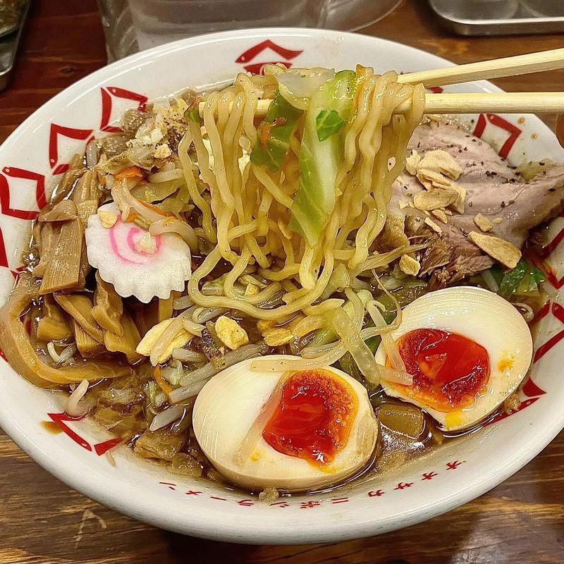 五郎系ニンニク背脂煮干し 大盛(煮干しらーめん 玉五郎 東京新宿店)