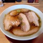 熟成醤油肉盛りラーメン(あじ庵食堂)
