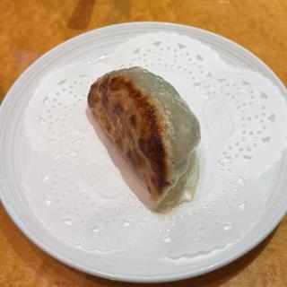 蒸し焼き餃子