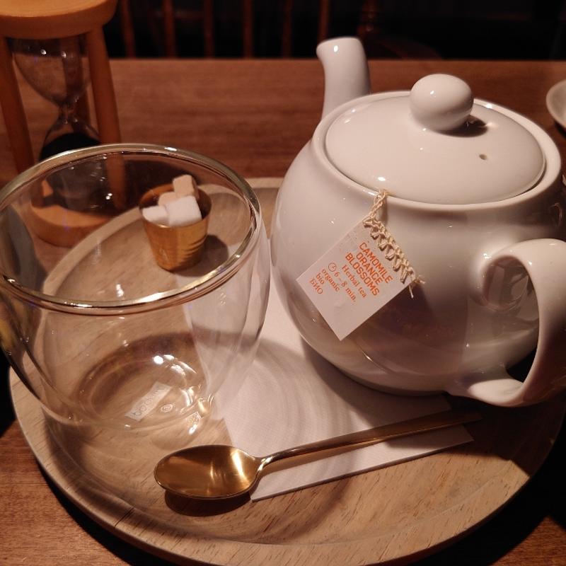 カモミールティー(カフェ ニジョウヒピン )