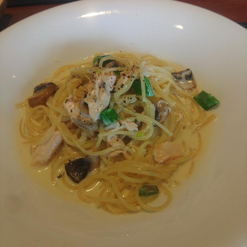スモークサーモンのクリームソースパスタ(KISUTEI)