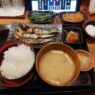 3羽いわし定食(しんぱち食堂 蒲田店)