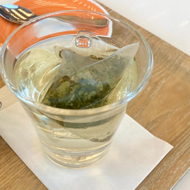 柿の葉茶(カフェチャオプレッソあべのハルカス店)
