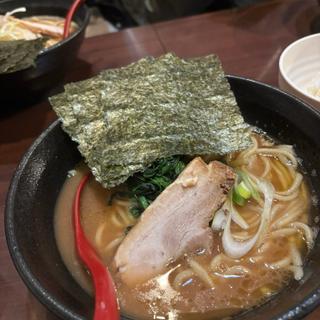しょうゆらーめん(横浜家系らーめん 三元 すすきの店)