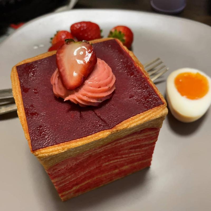 ストロベリーキューブ(ブリュワーズ コーヒー＆バー / Brewer’s Coffee & Bar)