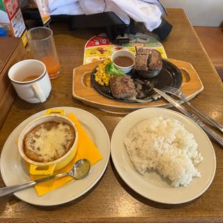 ビーフハンバーグステーキ+オニオンスープ+Fドリンク