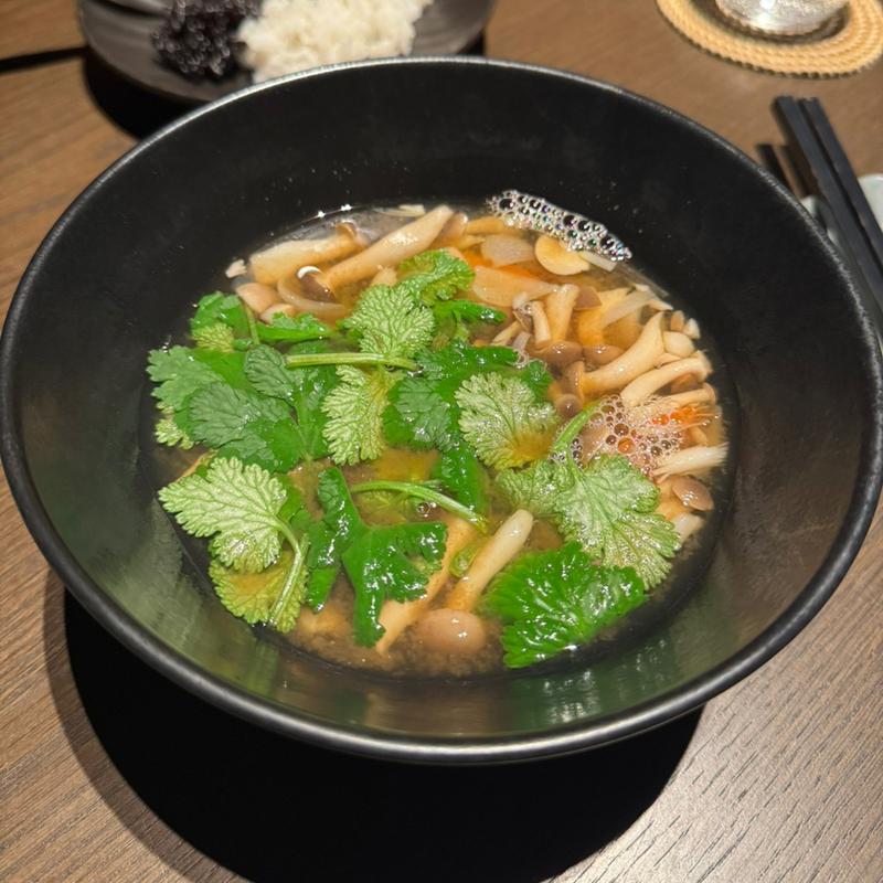 魚介と鰹節のスープ(サーワーンビストロ)