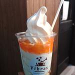 ソフトクリーム ソース掛け