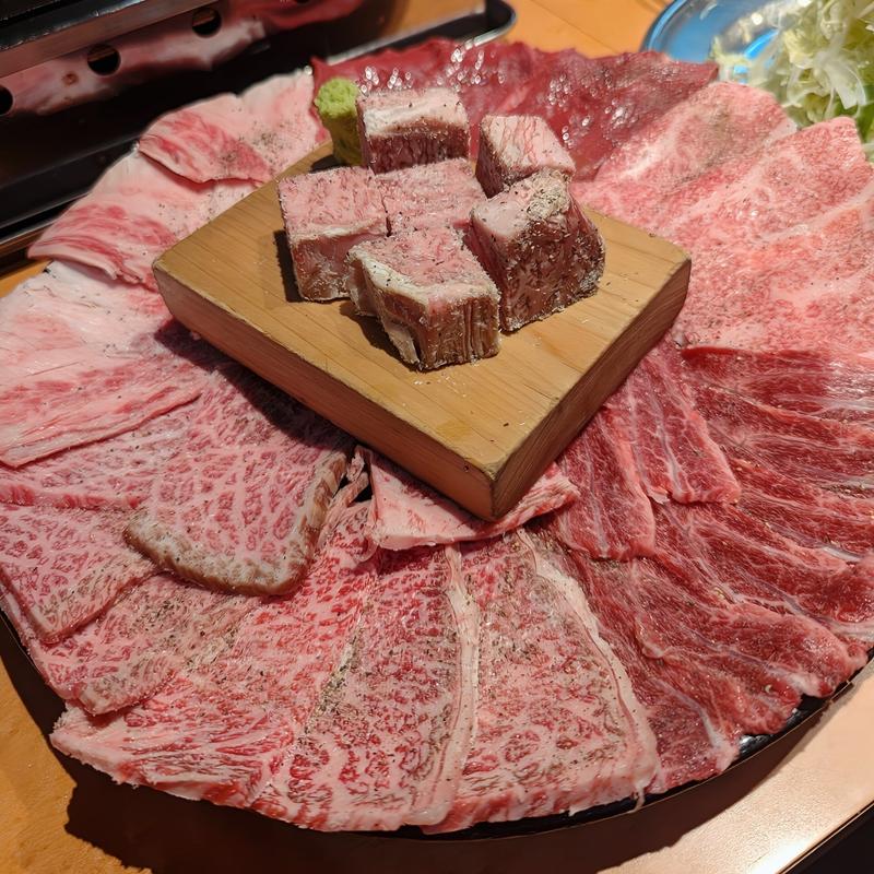 名物7点盛り(ロース焼肉専門店 肉酒場)