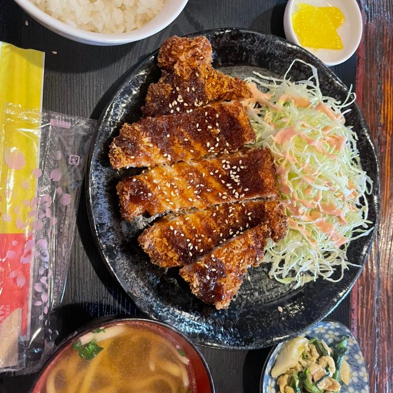 とんかつ定食(居酒屋 蔵 )