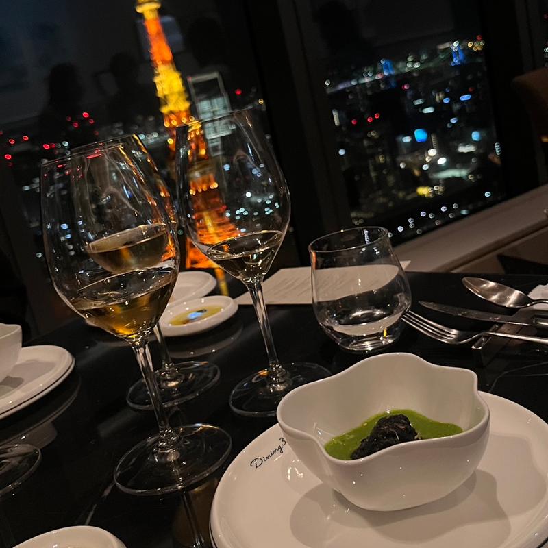 北海道函館産 ホタテのベニエ　パースニップのムースリーヌ　ブルーテ ド レテュ(ダイニング)