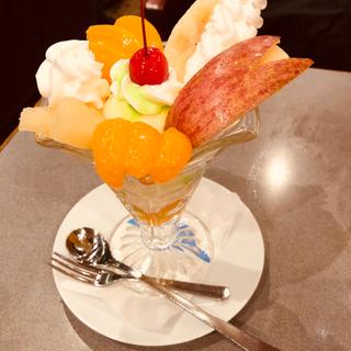 フルーツパフェ(コーヒーショップギャラン)