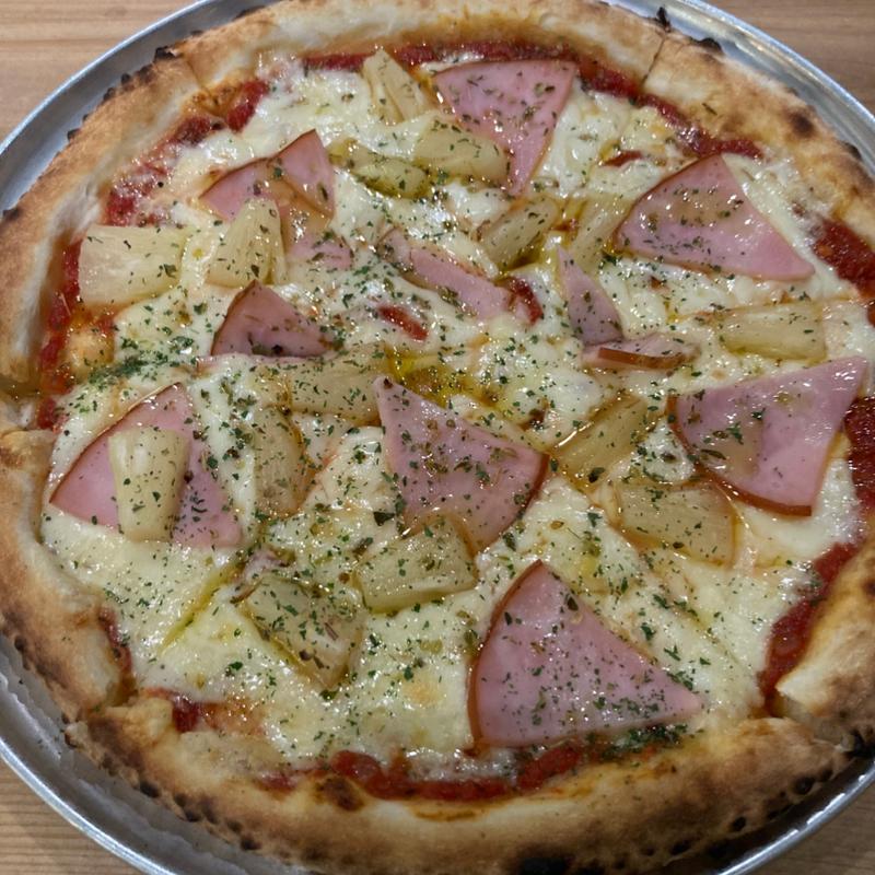 ハムとパインのピザ(CAPITANO)