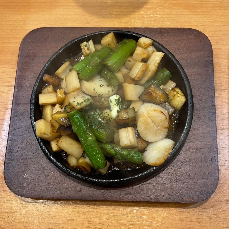 アスパラとほたてのバター醤油焼き(大衆串かつ酒場なかむら 福島店)