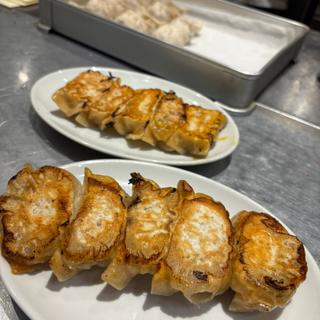 焼餃子5ヶ(餃子のラスベガス)