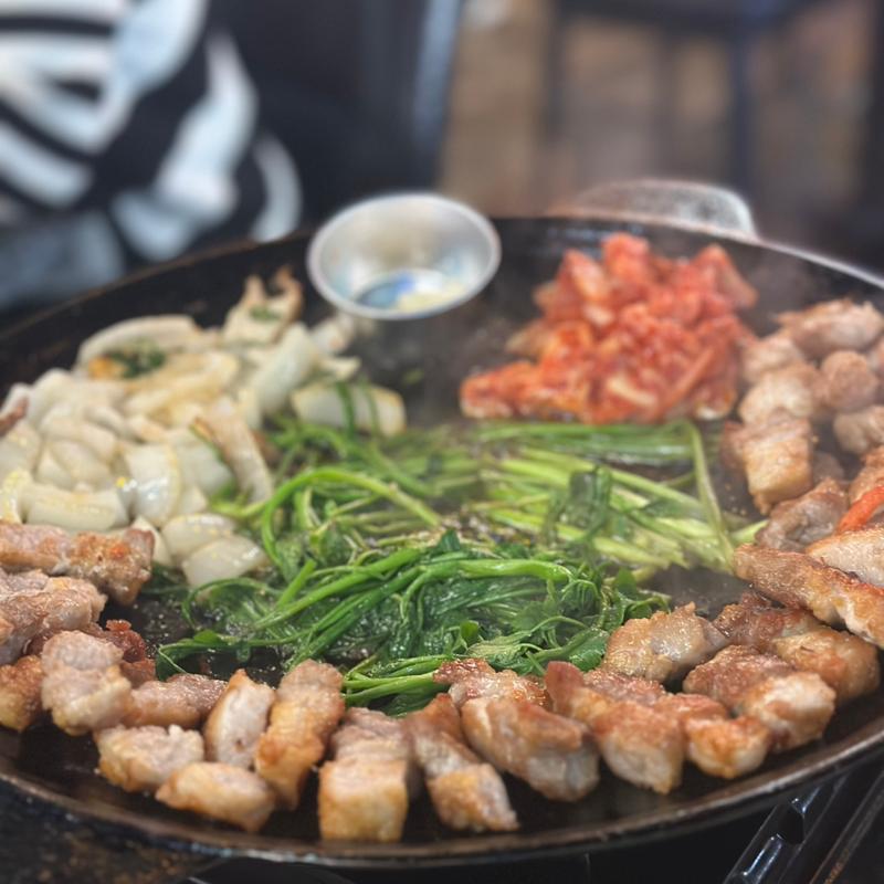 ミナリ厚切りサムギョプサル（期間限定牡蠣）(ONNA)