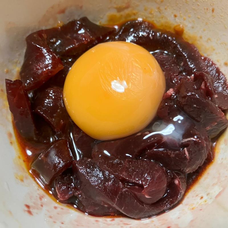 クジラ肉ユッケ(ひろめで安兵衛 （屋台餃子 安兵衛）)