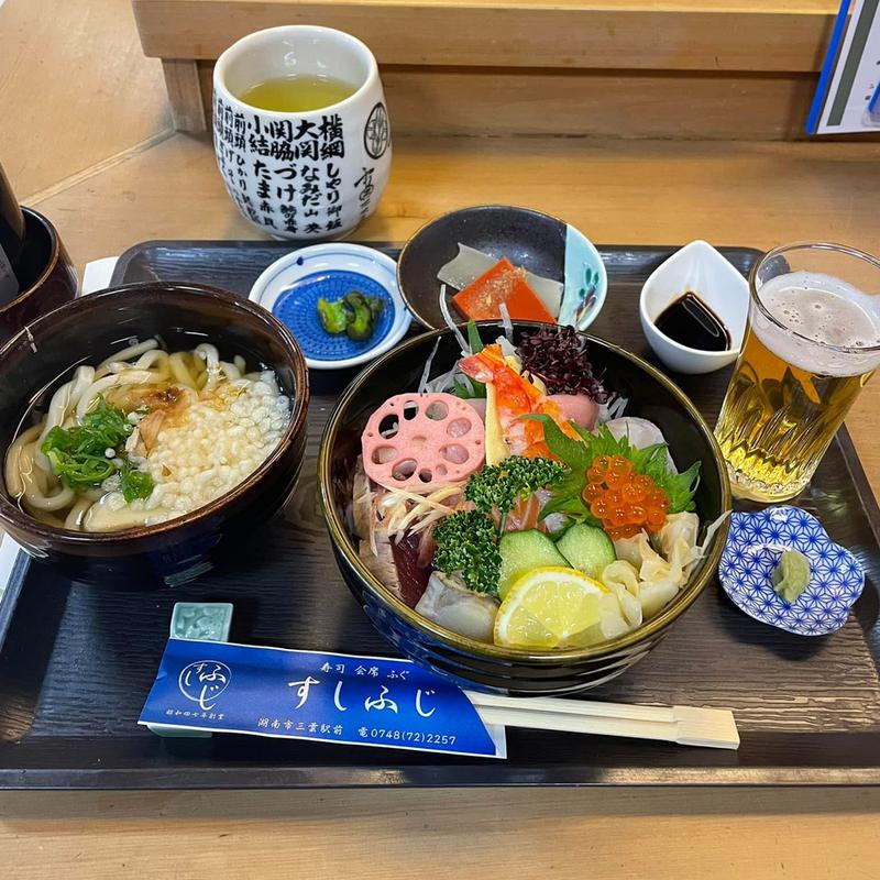 海鮮丼(すしふじ （すし 会席 ふぐ　湖南市三雲駅前）)